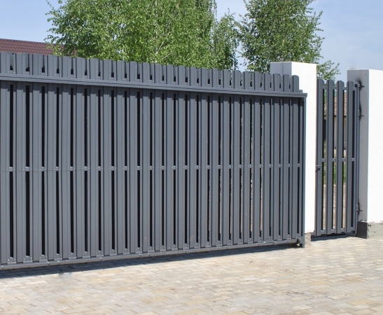 Ворота из штакетника в Владикавказе